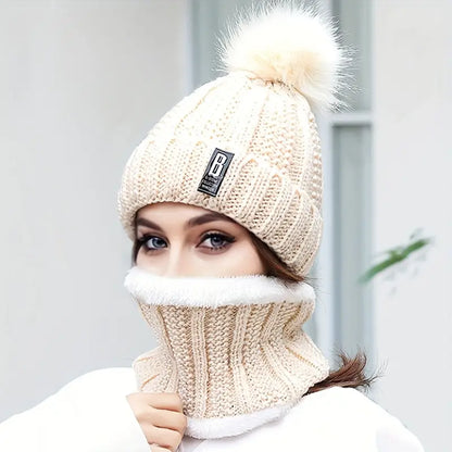 Bonnet en tricot avec pompon