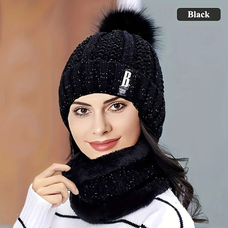 Bonnet en tricot avec pompon
