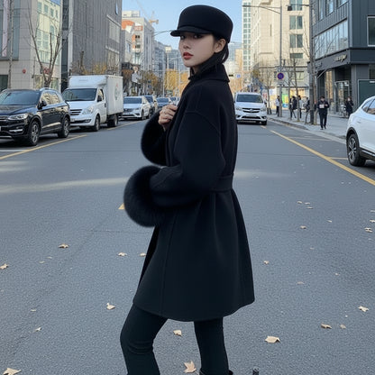 Manteau court femme en laine et fourrure