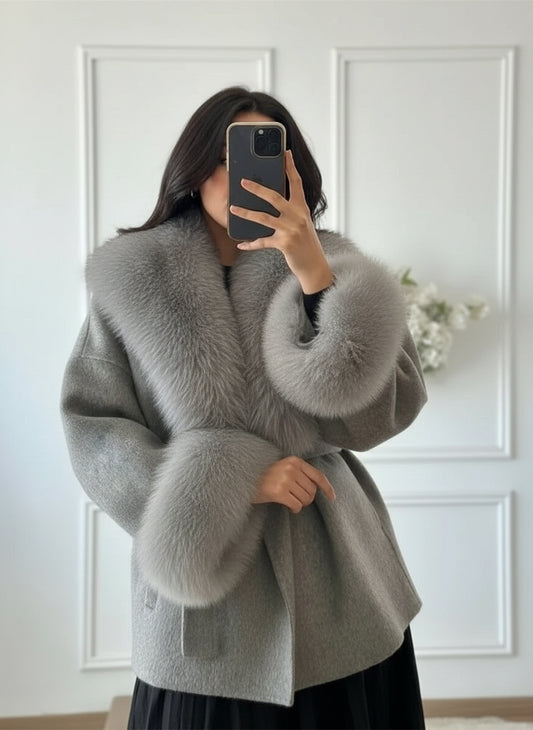 Manteau court femme en laine et fourrure